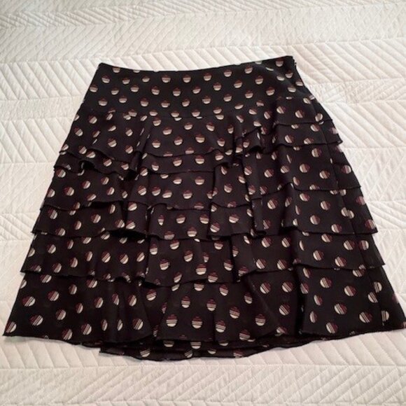 Ann Taylor ruffled tier skirt size 4 black with circles - Picture 1 of 4